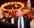Bild: Sven Hoppe
Hubert Aiwanger, Freie-Wähler-Spitzenkandidat und stellvertretender Ministerpräsident von Bayern, trifft bei der Wahlparty ein. In Bayern fand am Sonntag die Wahl zum 19. Bayerischen Landtag statt.