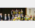 Bild: le
Bei dem Dankeschön an alle früheren und heutigen Mitarbeiterinnen hatte Marlene Noetzel niemanden vergessen. Blumengrüße drückten dies aus.