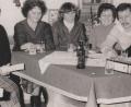 Archivbild: u
Die aufwändigste Sozialaktion in der Geschichte Frauen-Union Hirschau war der Polen-Hilfstransport im Winter 1982, als Waren im Wert von rund 400.000 Mark gesammelt wurden (von links): Mathilde Lang, Schwester Regine Fechner (St.-Wolfgang-Kindergarten), Heidi Flierl, Brigitte Prätori (Antonius-Kindergarten), Elisabeth Götz, Werner Schulz (CSU-Ortsverband) und Alois Karl.