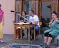 Bild: do
Der Theaterverein erinnert sich an Bewährtes. Nach dem Bühnensommer 2022 (unser Bild) planen die Theatermacher eine weitere Freiluftveranstaltung im Juni 2024 in der Idylle des Taubnschuster-Hofes