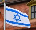 Bild: Martin Schutt
Die israelische Flagge weht vor einem Haus in Deutschland. Das Land braucht mehr Solidarität.