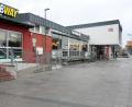 Archivbild: Stephan Huber
Irgendjemand ist der Bahn in Amberg aufs Dach gestiegen, genau genommen aufs Dach der weißen Wartehalle. Das dort abgestellte Fahrrad ist mittlerweile wieder verschwunden.