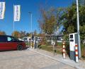 Bild: szl
Bei der Neugestaltung des Parkplatzes installierte das Möbelhaus Gleißner gleich fünf E-Ladesäulen mit insgesamt zehn Lademöglichkeiten.