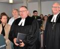 Bild: rgr
Regionalbischof Klaus Stiegler (rechts) und Pfarrer Thomas Berthold beim Einzug in die Kirche.