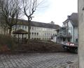 Bild: rn
Hinter der Bergkirche: Für die ehemalige Oberrealschule/Hauptschule II und das Anwesen Kirchenthumbacher Straße (Apotheke in den 1950er Jahren) sind die Monate gezählt.