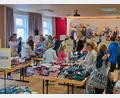Bild: Pamela Wünsche/exb
Kinderkleidung, meist noch bestens in Schuss: Im Theresienheim gab es bei einem ersten Basar dieser Art eine Riesenauswahl.