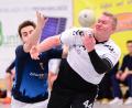 Bild: ham
Fabian Domaier (rechts) von der HSG Nabburg/Schwarzenfeld freut sich auf ein heißes Derby gegen die HG Amberg.