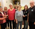 Bild: do
Jeweils 300 Euro überreicht das Führungsteam des Katholischen Frauenbundes Oberbibrach an Thomas Ebnet, Christine Götzl und Waltraud Burger zur Verwendung für Hilfsprojekte in Indien und im Kongo.