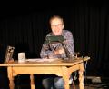 Bild: prh
Schafferhofwirt Reinhard Fütterer unterhält das Publikum mit seinem Programm "Oberpfälzer Zoiglabend".