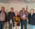 Bild: gis
Joachim Rubenbauer (von links) und Pfarrer Ferdinand Weinberger sowie Hans-Georg Braun (rechts) dankten Margit Sebald und Klaus Opitz für ihr Engagement in der Pfarrei.