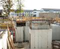 Bild: Hirsch
Die Bauarbeiten an der neuen Seniorenwohnanlage in Schwandorf laufen auf Hochtouren.