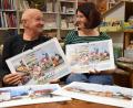 Bild: ubb
Aquarellmaler Rudi Jäger und Buchhändlerin Stefanie Teichert freuen sich, den neuen Kunstkalender "Ansichten 2024" nun präsentieren zu können. Das Kalendarium mit Aquarellen von Rudi Jäger gibt es in der Buchhandlung Rode in Tirschenreuth.