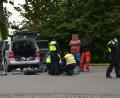 Bild: dob
Das zu kontrollierende Fahrzeug musste komplett ausgeräumt werden. Spezialisten der Polizei nahmen das Gepäck genau in Augenschein.