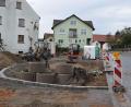 Bild: bnr
Als letzte Baumaßnahme im Dorferneuerungsverfahren Pischdorf ist die Neugestaltung des Dorfplatzes an der Reihe. Bis Jahresende soll alles fertig sein.