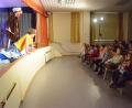 Bild: bey
Die Kinder haben großen Spaß beim Theaterstück "Käpten Knitterbart und seine Bande".