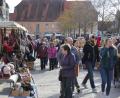 Bild: kro
Viele Hunderte Besucher schlenderten am Sonntag beim Kirchweihmarkt über den Tirschenreuther Maximilianplatz.