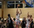 Bild: Dieter Jäschke
Center und DJK-Topscorer Jonas Meißner ist im Zug zum Korb von der Ingolstädter Verteidigung nicht zu stoppen.