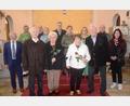Bild: fz
Die Ehejubilare des Jahres 2024. Josef und Maria Gruber sowie Monika und Rudolf Steiner (vorne, von rechts) sind 60 Jahre verheiratet und feierten so Diamantene Hochzeit.
