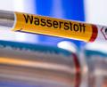 Bild: Jens Büttner/dpa-Zentralbild/dpa
Die Stadtwerke Haßfurt wandeln bereits Sonnenenergie in Wasserstoff um. Wie das funktioniert, erklärt ihr Geschäftsführer am 14. November im ACC.