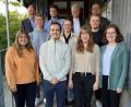 Bild: le
Das ist der neue Vorstand des Flosser Posaunenchors. Vorne: Helena Scherm, Jonathan Bär, die neue Chorleiterin Tanja Riedel und Judith Riedel. Mittlere Reihe: Matthias Schieder, Kassiererin Franziska Lang und David Meierhöfer. Hintere Reihe: Wolfgang Lang, Simon Meierhöfer, Pfarrer Wilfried Römischer und Obmann Richard Riedel.