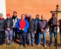 Bild: gi
Trausnitzer pilgerten zum „Gegeißelten Heiland“ in der Wieskirche. Organisator Josef Schwandner (rechts) bedankte sich für den freundlichen Empfang.