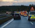 Bild: dob
In Fahrtrichtung Tschechien hat sich am Sonntag gegen 17.30 Uhr ein schwerer Verkehrsunfall ereignet. Zu dieser Zeit ging ein kräftiger Hagelschauer in der Region nieder, und die Temperaturen stürzten bis auf 2 Grad Celsius ab.