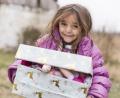 Bild: Maurice Ressel
Kinder wie Miliza (Bild) freuen sich, wenn sie von der Aktion "Weihnachten im Schuhkarton" profitieren können. Auch in Amberg und im Landkreis Amberg-Sulzbach gibt es wieder Sammelstellen.
