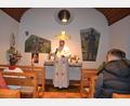Bild: gi
Pfarrer Udo Klösel feiert mit den Gläubigen das Patrozinium zum 50. Weihejubiläum der Kapelle Sankt Wendelin in Niederland.