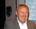Bild: mfh
Die SPD will mit einer weiteren Amtszeit von Michael Göth die 1964 begonnene Ära der SPD-Bürgermeister fortsetzen. Von links Achim Bender, Bettina Moser, Jörg Jäger, Stadtoberhaupt Michael Göth mit seiner Ehefrau Elisabeth Winter-Göth, Thomas Steiner und Hildegard Geismann.