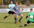 Bild: heh
Der TSV Konnersreuth besiegte am Sonntag den ASV Waldsassen mit 6:1. In dieser Szene können Florian Burger (links) und Torwart Andreas Schnurrer (rechts) den Konnersreuther Cedric Reiter nicht am Torschuss hindern.