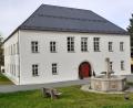 Bild: fla
Verschiedene Mängel am und im Schloss sind bereits behoben. Die Fluchttreppe fehlt allerdings noch immer.
