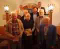 Bild: u
Die Gebietsversammlung Hirschau-Schnaittenbach ehrt langjährige Mitglieder (vorn, von links): Hans Schlosser, Lorenz Kummer, Engelbert Mirbeth und Heinz Steinkohl; zweite Reihe (von links): Karl-Heinz Schwandner, Franz Dorfner und stellvertretender Vorsitzender Martin Meier; hinten (von links): Bürgermeister Marcus Eichenmüller (Schnaittenbach), Vorsitzender Hubert Ritz (40) und Bürgermeister Hermann Falk (Hirschau).