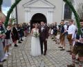 Bild: hm
Groß war die Schar der Gratulanten für das junge Paar Bastian und Birgit Lobinger.