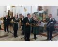 Bild: mmj
Ein musikalisches Glanzlicht des Gottesdienstes: Die Oberpfälzer Parforcehornbläser, Vizeeuropameister der Jagdhornbläser, unter Leitung von Hubert Bäuml (rechts).