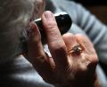 Symbolbild: Karl-Josef Hildenbrand/dpa
Eine Seniorin aus Neumarkt in der Oberpfalz ist Opfer von Betrügern geworden.