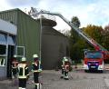 Bild: jr
Mit einer Einsatzübung in der Mitterteicher Kläranlage endete für 25 Aktive von acht Feuerwehren die Ausbildung zum Truppführer. Im Einsatz war auch die Drehleiter der Feuerwehr Mitterteich, die Gesamtleitung lag bei Kreisbrandmeister Philipp Sölch.
