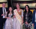 Bild: Bayerischer Müllerbund
Bei der feierlichen Inthronisation gratulierten der Geschäftsführer des Bayerischen Müllerbundes, Josef Rampl (l.), die scheidende Bayerische Mehlkönigin Anna Straubinger, Tanja Matthes und der Präsident des Bayerischen Müllerbundes, Rudolf Sagberger (r.) der neuen Bayerischen Mehlkönigin Anna Ramsauer.
