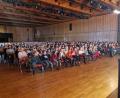 Bild: AOK Bayern/exb
800 Schüler aus neun Schulen aus Tirschenreuth und Umgebung sahen sich im Kettelerhaus ein Theaterstück zum Thema Nachhaltigkeit an. Veranstalter war die AOK.