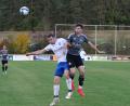 Archivbild: Dieter Jäschke
Immer ein bisschen höher als der Gegner: Der Grafenwöhrer Jonas Ertl (rechts) überspringt Daniel Radke vom FC Vorbach. Die SV Grafenwöhr empfängt am Sonntag den FC Amberg zum Verfolgerduell.