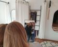 Bild: kaz
Sophia Brüderer und Carla Fontes haben sich zusammen in Kemnath einen Traum erfüllt. Im ehemaligen Fotostudio "Fotostyle" befindet sich nun das Studio von Sophia Brüder (rechts) und der Herzwerk-Laden von Carla Fontes (links).