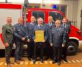 Bild: Patrick Preßl/exb
Alois Lukas (Mitte) ist Ehrenmitglied des Stadtfeuerwehrverbands Weiden.