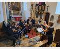 Bild: sei
Unter Leitung von Veronika Weber (rechts vorne) spielte der Posaunenchor ein vielseitiges Programm mit verschiedenen Musikrichtungen und aus verschiedenen Zeitepochen.