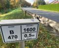 Bild: Gabi Schönberger
Auf der Bundesstraße bei Eschenbach ist es an einem nebligen Mittwochmorgen im Oktober zu einem kleinen Zusammenstoß zwischen einer dunkel gekleideten Fußgängerin und einem Bus gekommen.