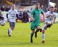Archivbild: war
Szene aus der vergangenen Saison: Der Etzenrichter Torjäger Martin Pasieka (rechts) zieht ab, während Benedikt Sichert vom FC Weiden-Ost nur die Zuschauerrolle bleibt. Die Spielführer beider Mannschaften sehen dem Spitzenspiel am 19. Spieltag der Bezirksliga Nord optimistisch entgegen. Das Vorrundenspiel hatte der SVE mit 2:1 für sich entschieden.