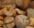 Bild: Wolfgang Steinbacher
Nicht vom Bäcker, sondern alles selbst gemacht, im ganz normalen Backofen: Christine Loos aus dem Landkreis Amberg-Sulzbach bäckt gern und regelmäßig Brot und Semmeln.