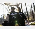 Symbolbild: Matthias Balk/dpa
Bei einer abendlichen Polizeikontrolle im Sulzbach-Rosenberger Stadtpark hat sich ein 17-Jähriger ein Wortgefecht mit den Beamten geleistet.