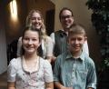 Bild: krb
Emma I. (Emma Herbrecher, 12 Jahre) und Lukas I. (Lukas Spachtholz, 13 Jahre) sind das Kinderprinzenpaar. Andreas IV. (Andreas Frischholz) und Marie I (Marie Spachtholz) führen das Glaszepter als Prinzenpaar.