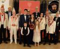 Bild: Martin Partsch/exb
Das Faschingsteam der Knappnesia (von links) Vize-Präsident Michael Gradl, Zweiter Bürgermeister Günter Koller, Präsident Christian Kellner, Ehren-Präsident Franz Kick, Prinz Fabian I., Kinderprinz Emil I., Hans-Werner Kuster, Prinzessin Mia I., Stephan Lenzen, Kinderprinzessin Greta I., Vize-Präsidentin Tanja Richthammer, Hofmarschall Georg Makitta, Kellermeisterin Betty Lebe, LVO-Präsidiumsmitglied Manfred Enders.