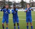 Bild: A. Schwarzmeier
Beim 5:2-Heimspielsieg zuletzt über den FSV Erlangen-Bruck freuten sich die Weidener A-Junioren-Spieler Lukas Schaller, Eddievaldo Dos Santos und Fabian Schlehuber (von links) über die nächsten drei Punkte.