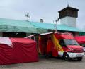 Bild: Feuerwehr Schnaittenbach/Michael Werner/exb
Sogar das Feuerwehrhaus in Bad Bayersoien wurde beim Unwetter beschädigt - auch es hat ein Notdach bekommen.